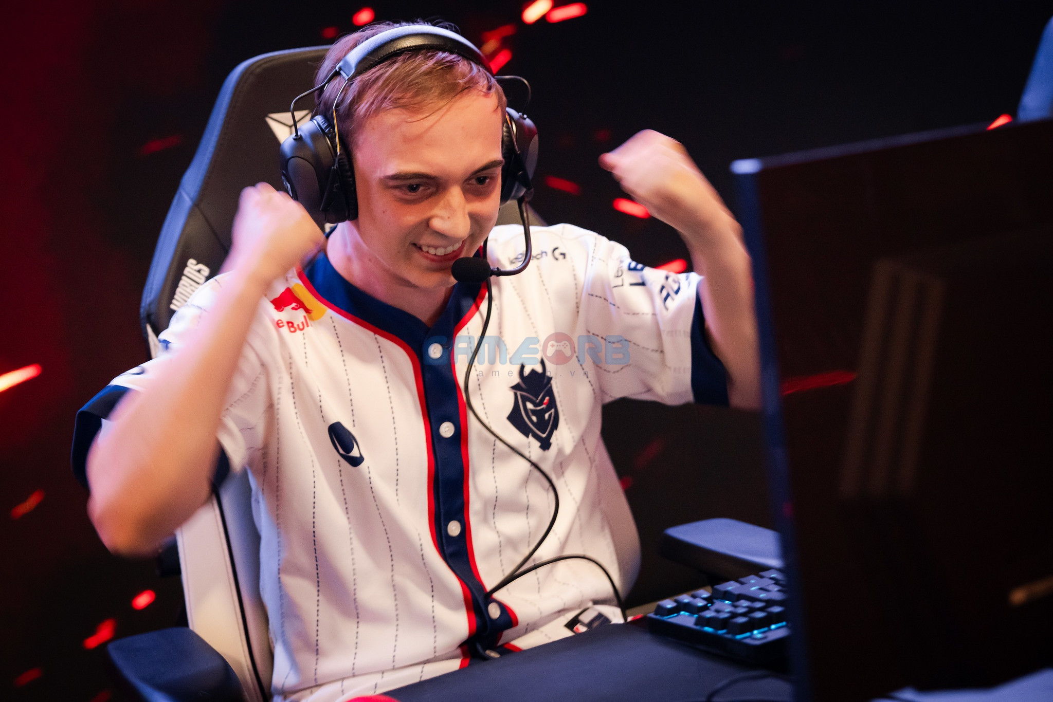 G2 Esports gia hạn hợp đồng thành công với Caps