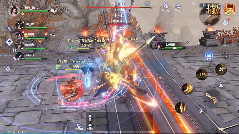 Phong Thần VNG phát triển theo mô hình MMORPG truyền thống nhưng có nhiều cải tiến về PK