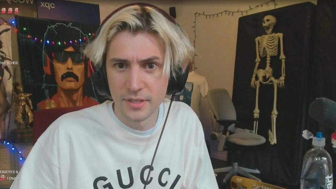 xQc từng thi đấu chuyên nghiệp trong đội tuyển Overwatch và giành danh hiệu MVP tại Overwatch World Cup 2017